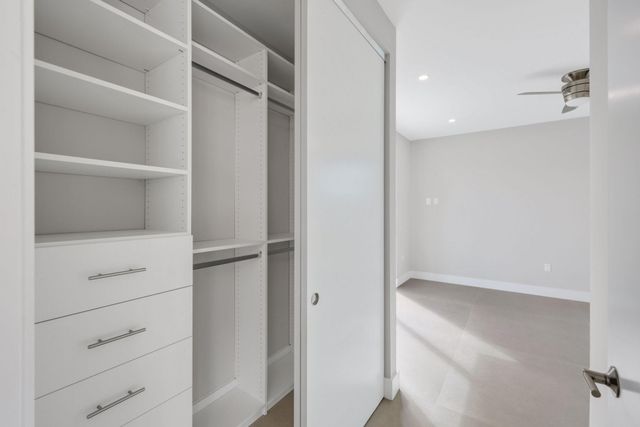 2015 NE 4th Avenue, Wilton Manors, FL 33305