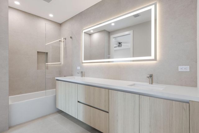 2015 NE 4th Avenue, Wilton Manors, FL 33305