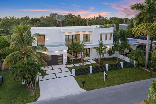 2015 NE 4th Avenue, Wilton Manors, FL 33305