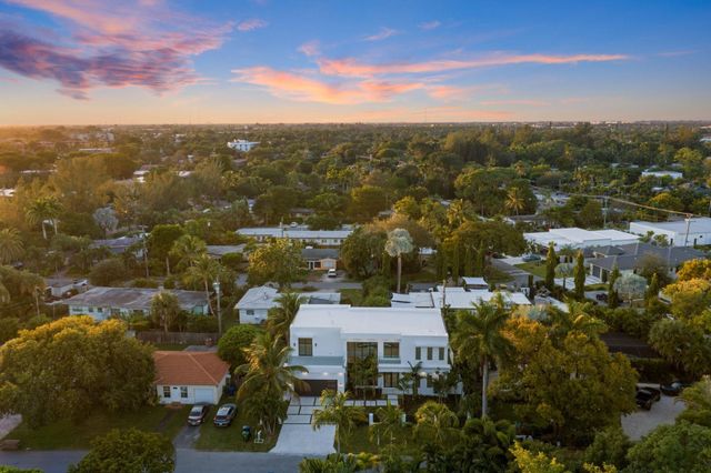 2015 NE 4th Avenue, Wilton Manors, FL 33305