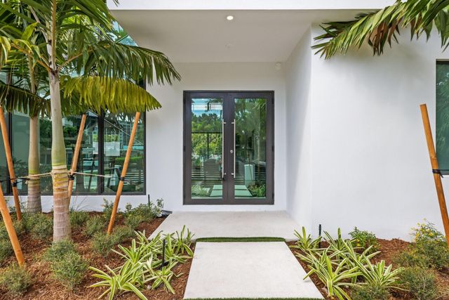 2015 NE 4th Avenue, Wilton Manors, FL 33305