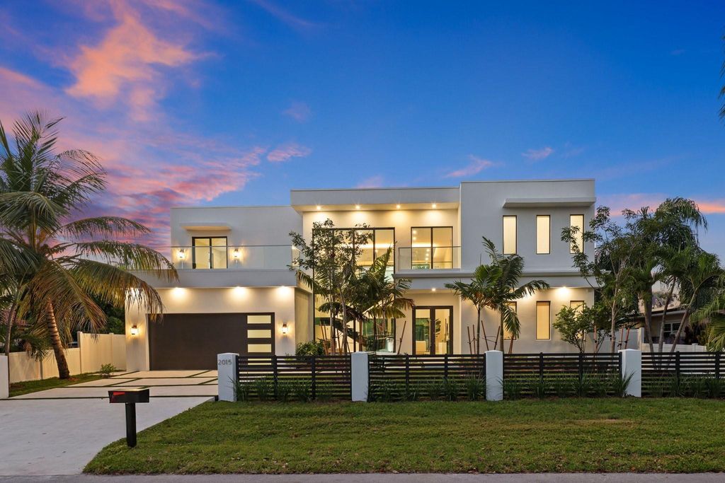 2015 NE 4th Avenue, Wilton Manors, FL 33305