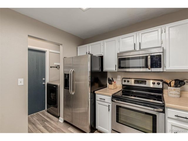 6911 S Dover Way, Littleton, CO 80128