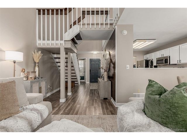 6911 S Dover Way, Littleton, CO 80128