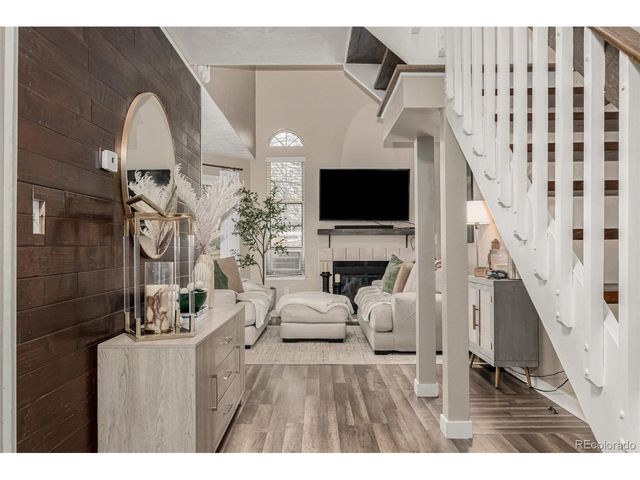 6911 S Dover Way, Littleton, CO 80128