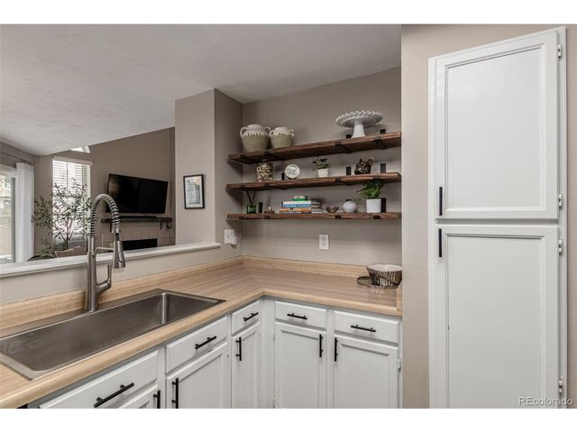 6911 S Dover Way, Littleton, CO 80128