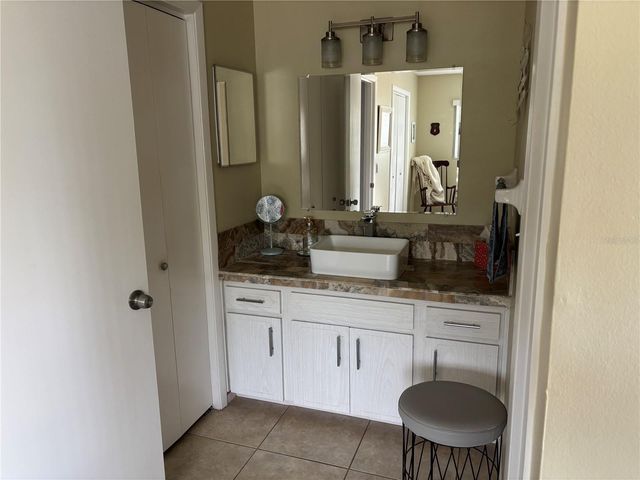 668 PARK CIRCLE, Bradenton, FL 34207