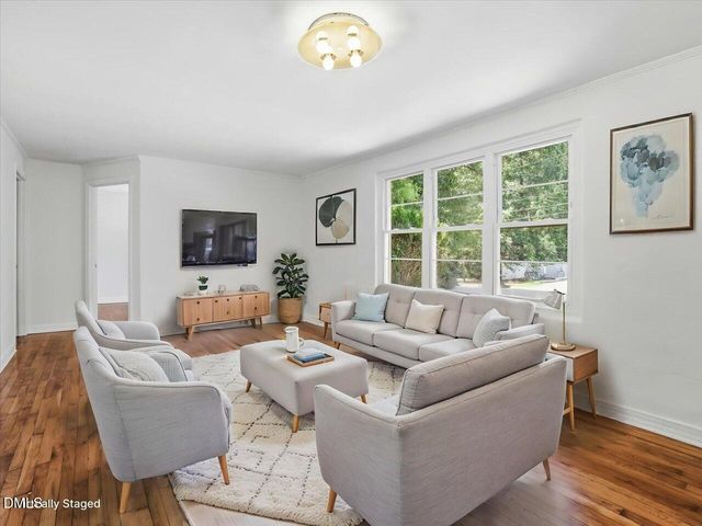 203 Scarlett Drive, Chapel Hill, NC 27517