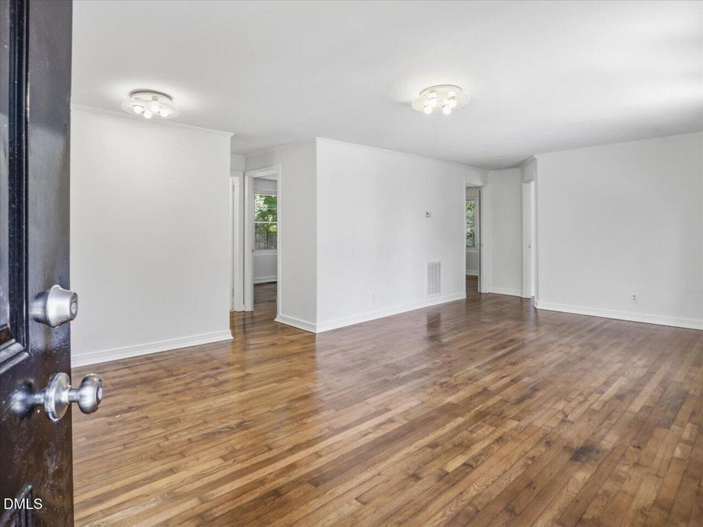 203 Scarlett Drive, Chapel Hill, NC 27517