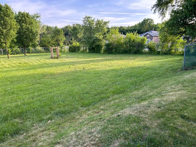 8541 S 83rd Avenue, Hickory Hills, IL 60457