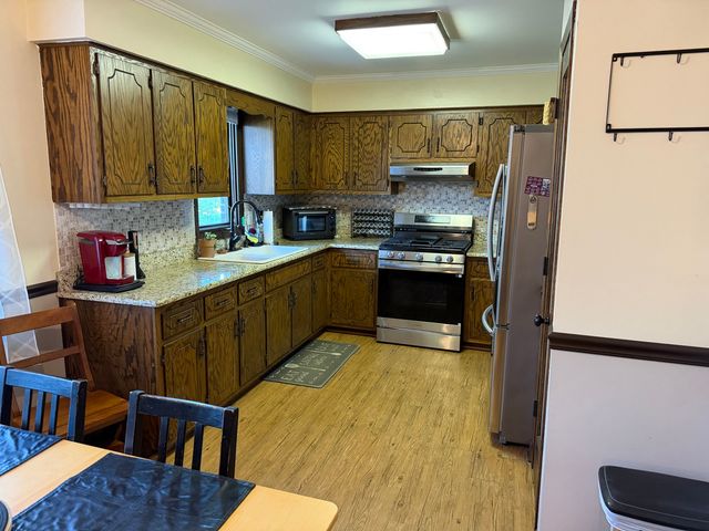 8541 S 83rd Avenue, Hickory Hills, IL 60457