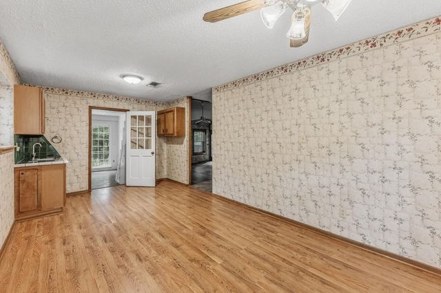 218 Westridge Drive, Huntsville, TX 77340