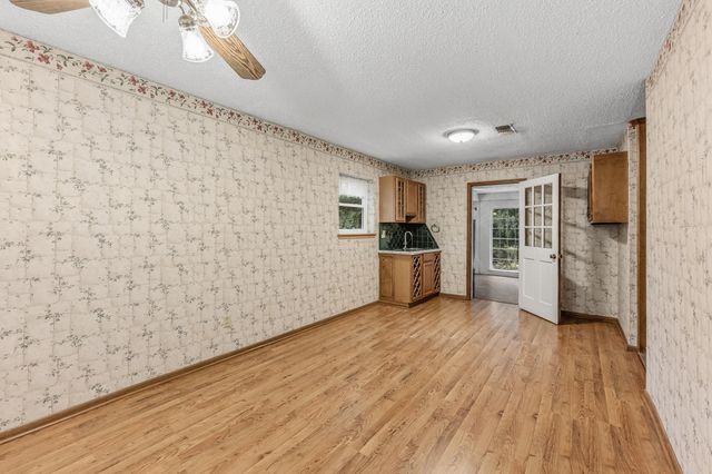 218 Westridge Drive, Huntsville, TX 77340