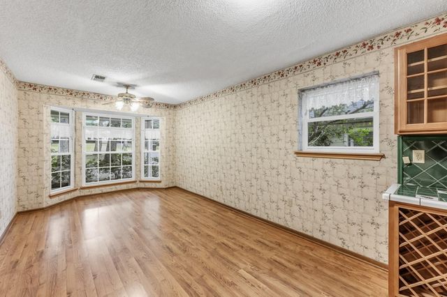 218 Westridge Drive, Huntsville, TX 77340
