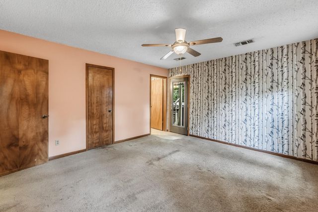 218 Westridge Drive, Huntsville, TX 77340