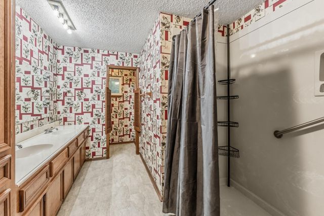 218 Westridge Drive, Huntsville, TX 77340
