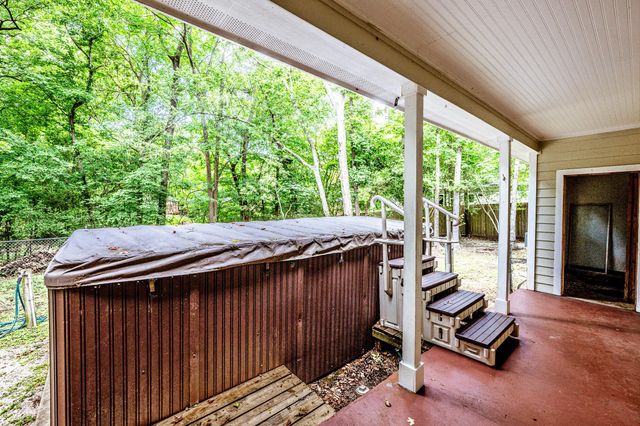 218 Westridge Drive, Huntsville, TX 77340