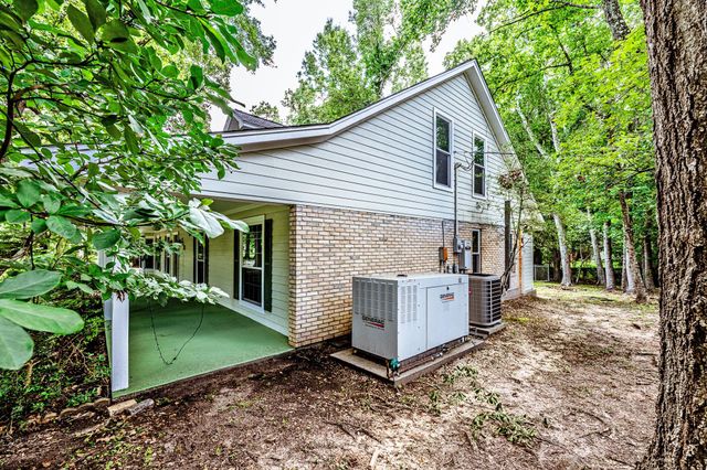 218 Westridge Drive, Huntsville, TX 77340