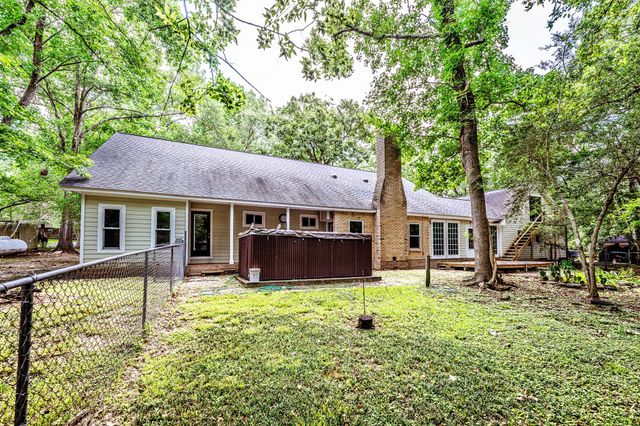 218 Westridge Drive, Huntsville, TX 77340