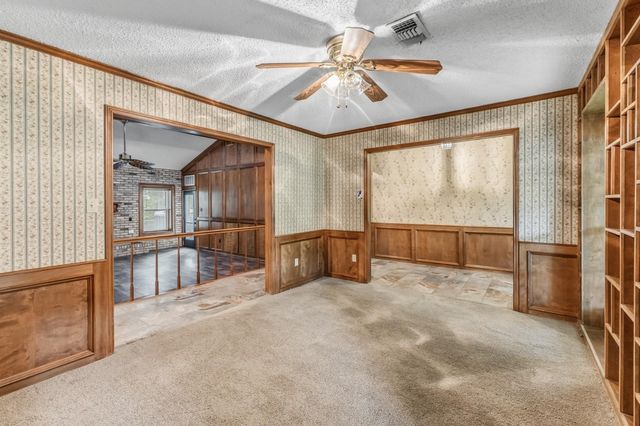 218 Westridge Drive, Huntsville, TX 77340