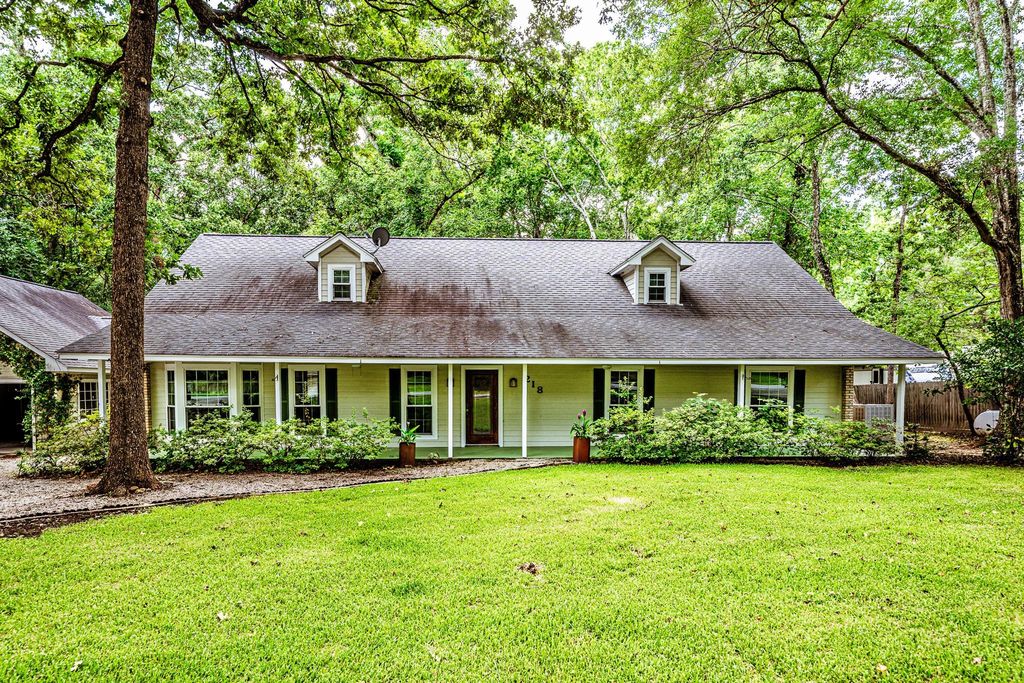 218 Westridge Drive, Huntsville, TX 77340