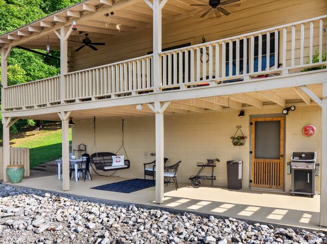 52 Narrows Dr, Winchester, TN 37398