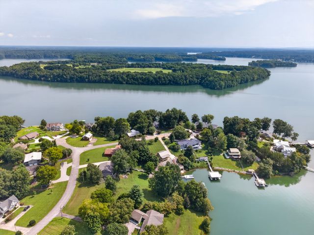 52 Narrows Dr, Winchester, TN 37398