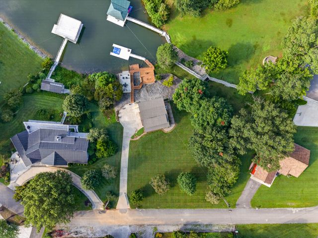 52 Narrows Dr, Winchester, TN 37398