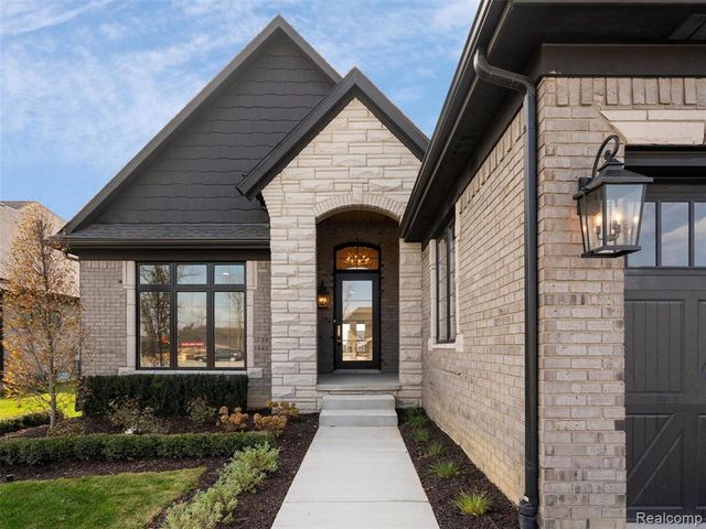 13924 Arthur Court, Washington, MI 48094