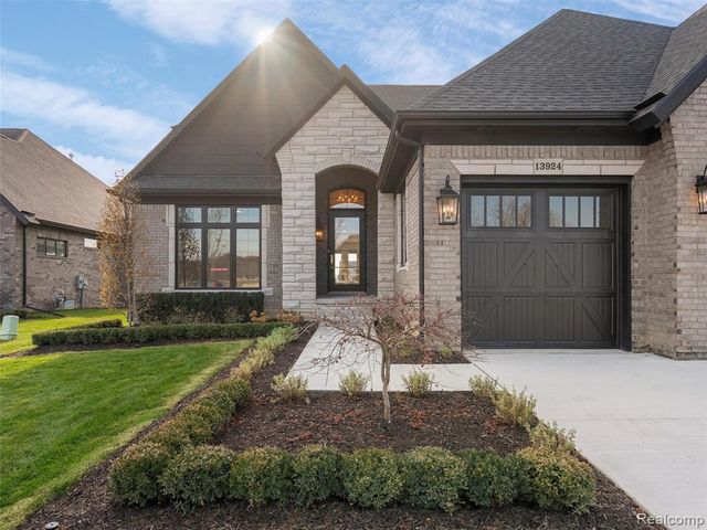 13924 Arthur Court, Washington, MI 48094