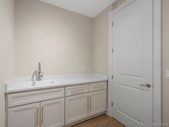 13924 Arthur Court, Washington, MI 48094