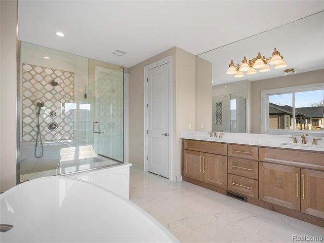 13924 Arthur Court, Washington, MI 48094