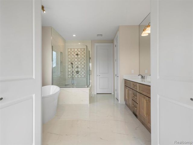 13924 Arthur Court, Washington, MI 48094