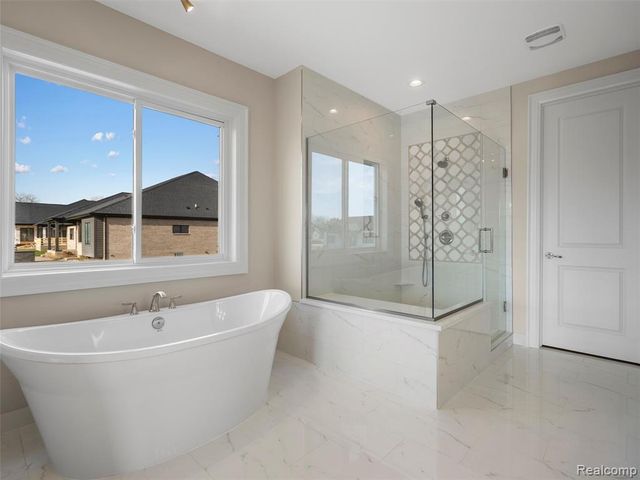 13924 Arthur Court, Washington, MI 48094