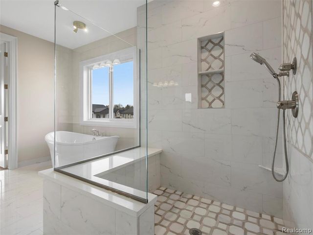 13924 Arthur Court, Washington, MI 48094