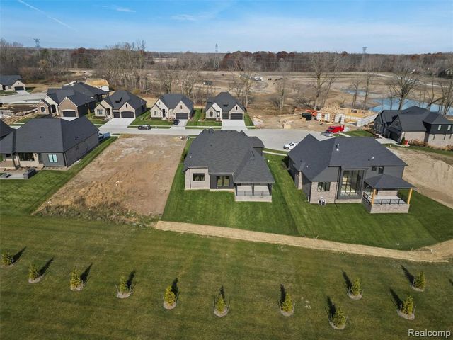 13924 Arthur Court, Washington, MI 48094