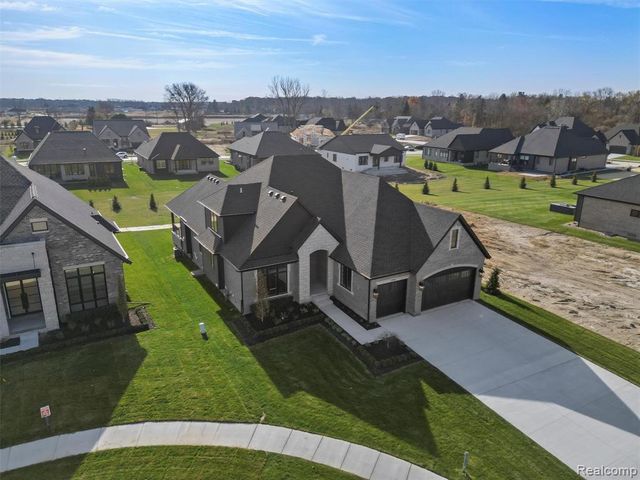 13924 Arthur Court, Washington, MI 48094