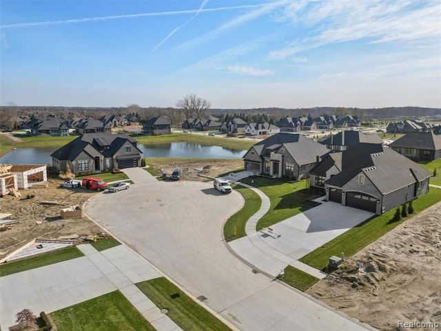 13924 Arthur Court, Washington, MI 48094