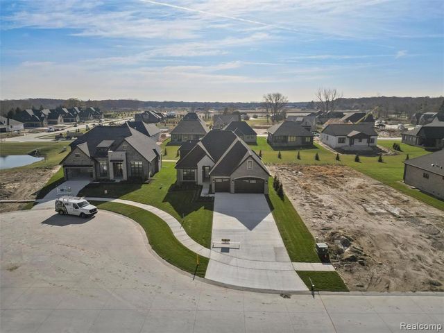 13924 Arthur Court, Washington, MI 48094