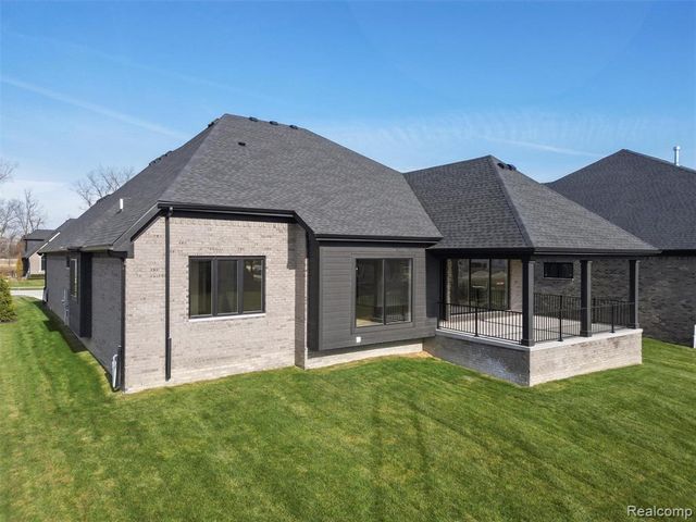 13924 Arthur Court, Washington, MI 48094