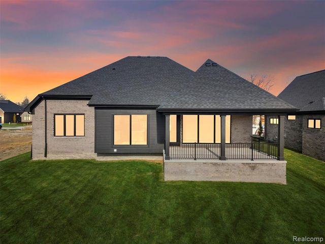 13924 Arthur Court, Washington, MI 48094