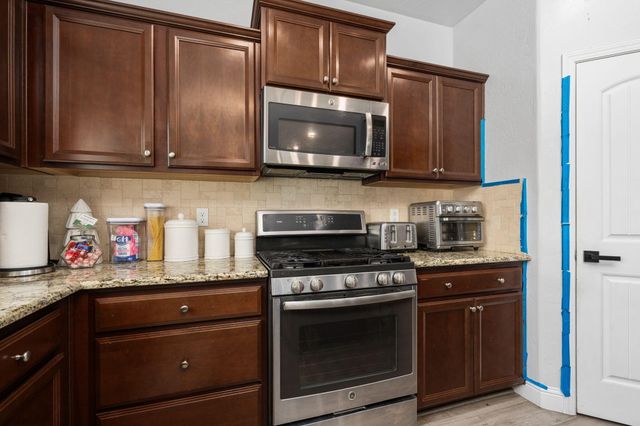 2327 N Elm Street, Visalia, CA 93291