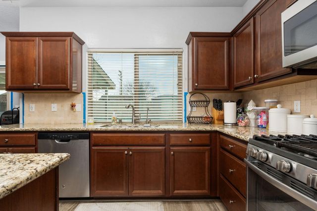 2327 N Elm Street, Visalia, CA 93291