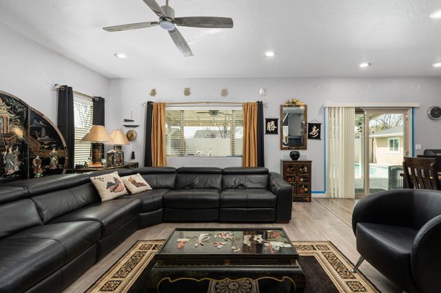 2327 N Elm Street, Visalia, CA 93291