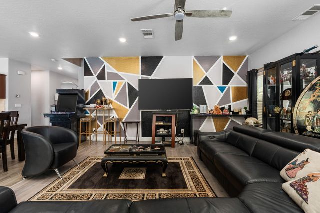 2327 N Elm Street, Visalia, CA 93291