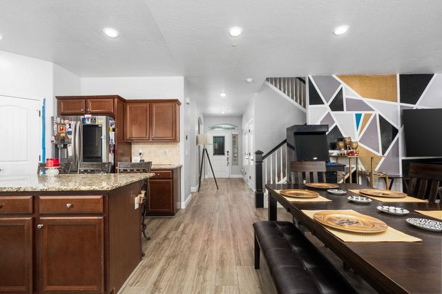 2327 N Elm Street, Visalia, CA 93291