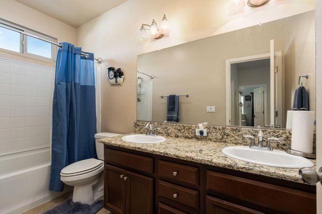 2327 N Elm Street, Visalia, CA 93291