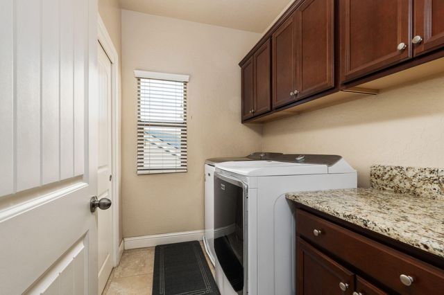 2327 N Elm Street, Visalia, CA 93291