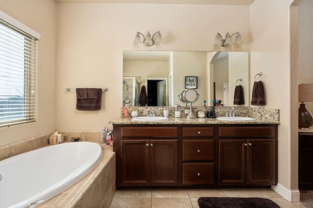 2327 N Elm Street, Visalia, CA 93291