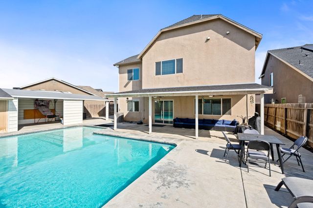 2327 N Elm Street, Visalia, CA 93291